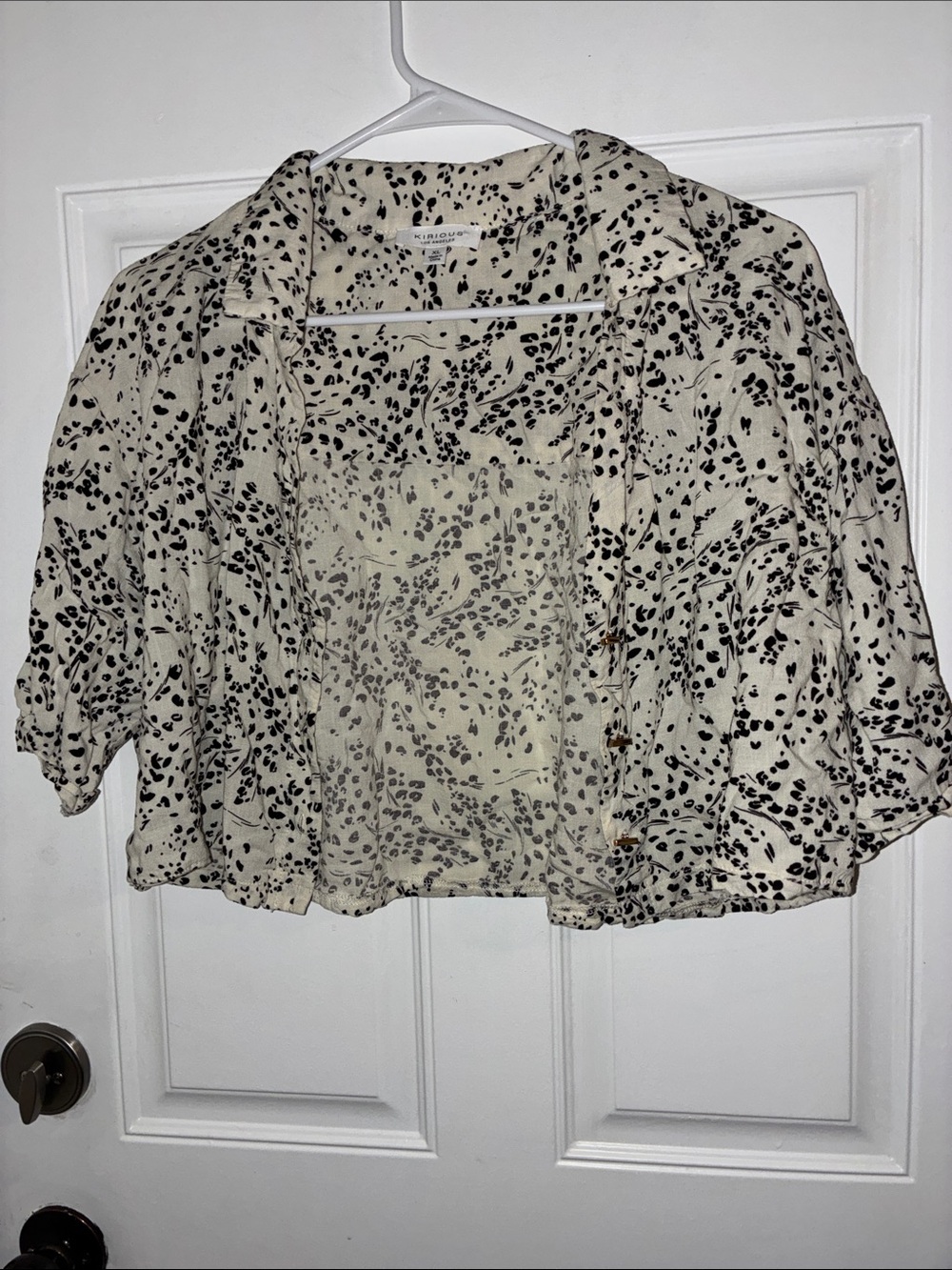 Cropped Button-Front Shirt in Cream with Black Spot Print